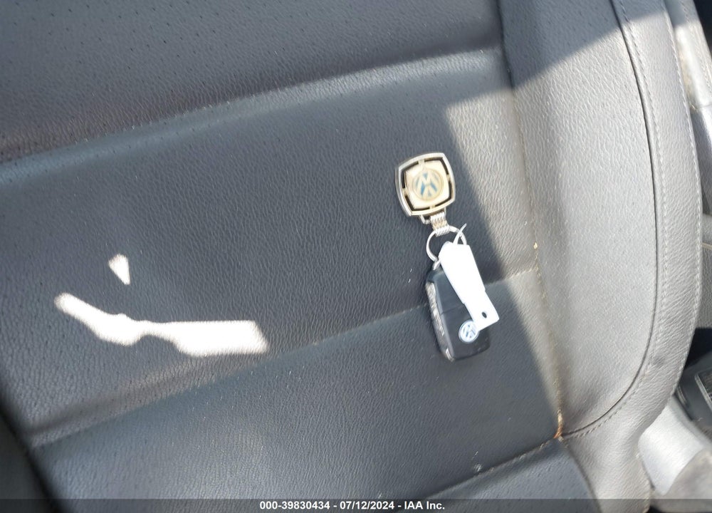 2008 VOLKSWAGEN EOS KOMFORT/TURBO VIN: WVWAA71F08V026271