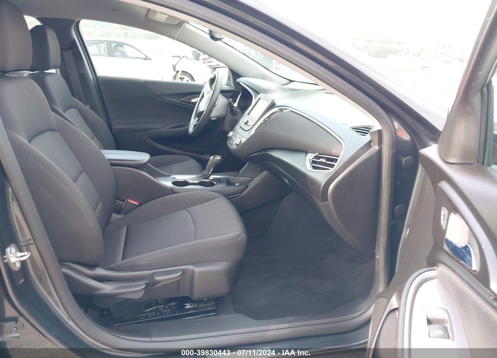 2018 CHEVROLET MALIBU LT VIN: 1G1ZD5ST9JF213925