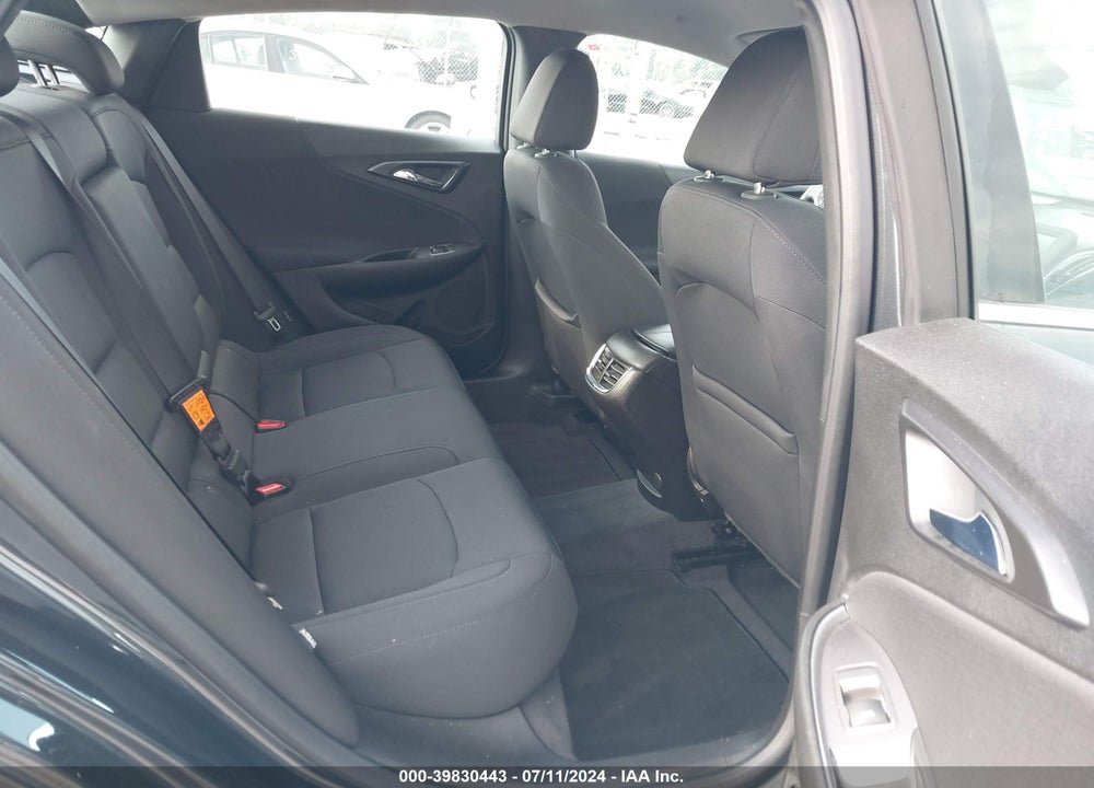 2018 CHEVROLET MALIBU LT VIN: 1G1ZD5ST9JF213925