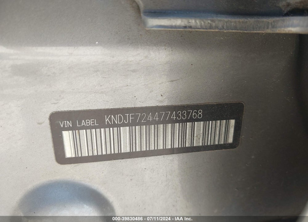 2007 KIA SPORTAGE VIN: KNDJF724477433768