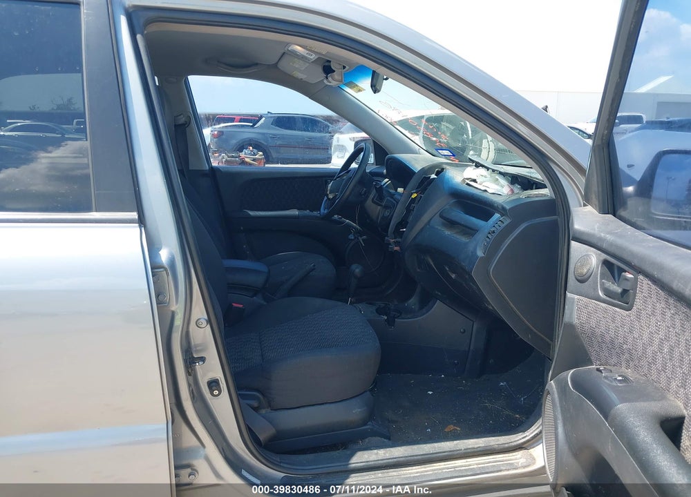 2007 KIA SPORTAGE VIN: KNDJF724477433768
