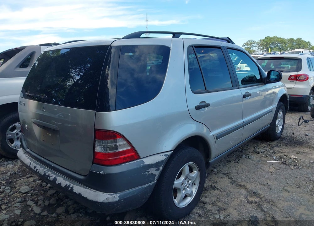 1999 MERCEDES-BENZ ML 320 VIN: 4JGAB54E4XA125908