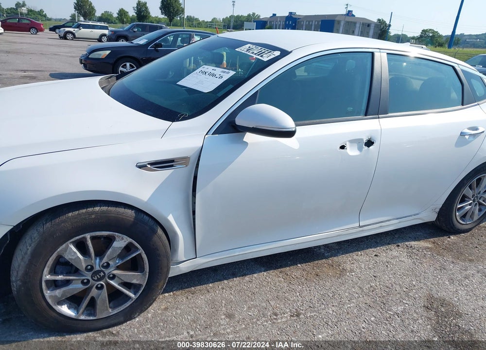 2018 KIA OPTIMA LX VIN: KNAGT4L30J5216824