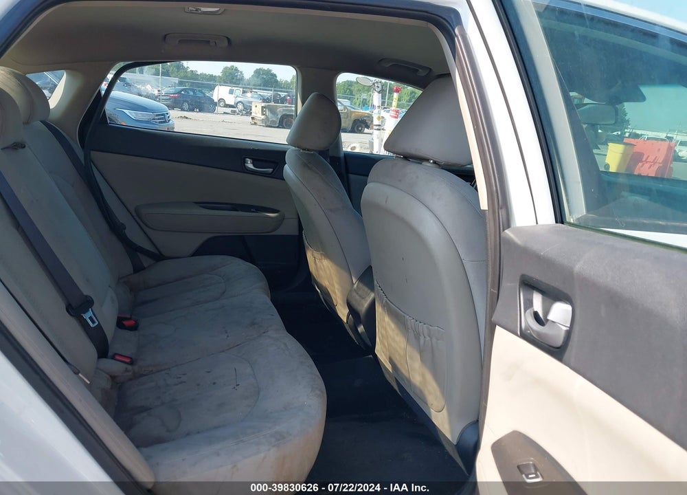 2018 KIA OPTIMA LX VIN: KNAGT4L30J5216824