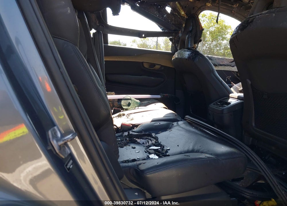 2016 VOLVO XC90 T6 MOMENTUM VIN: YV4A22PK6G1029103