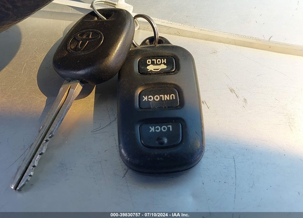 2005 TOYOTA CAMRY LE V6 VIN: 4T1BF32K45U611121
