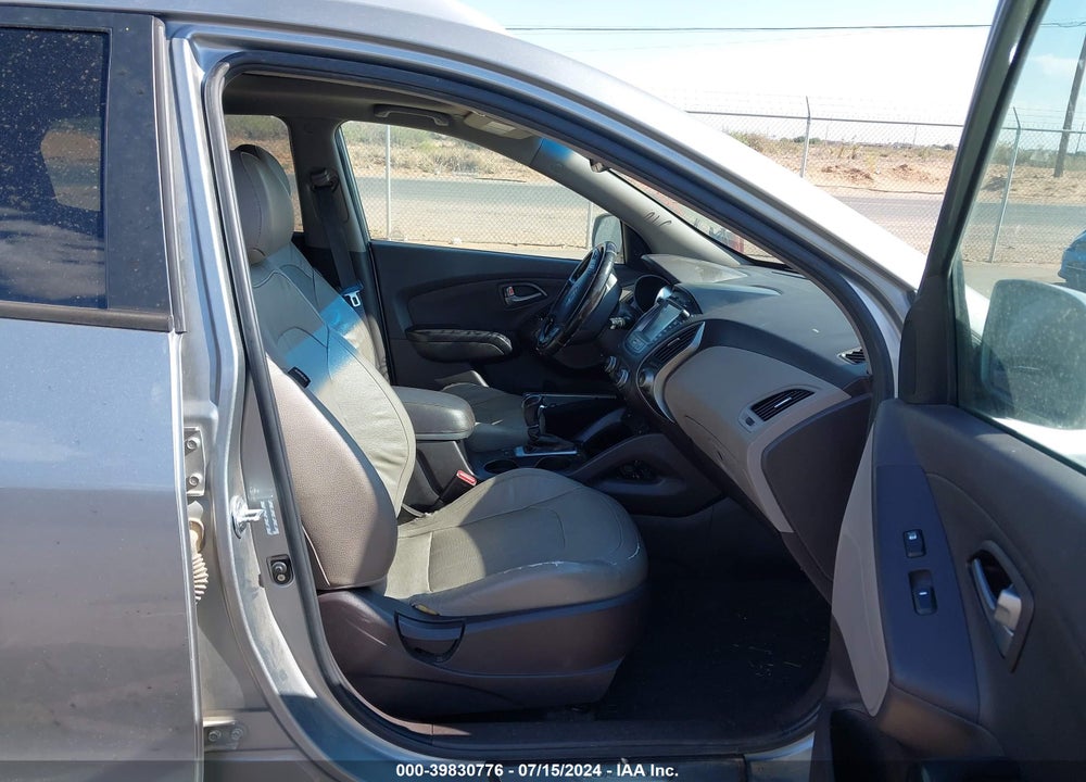 2015 HYUNDAI TUCSON LIMITED VIN: KM8JUCAG2FU980088