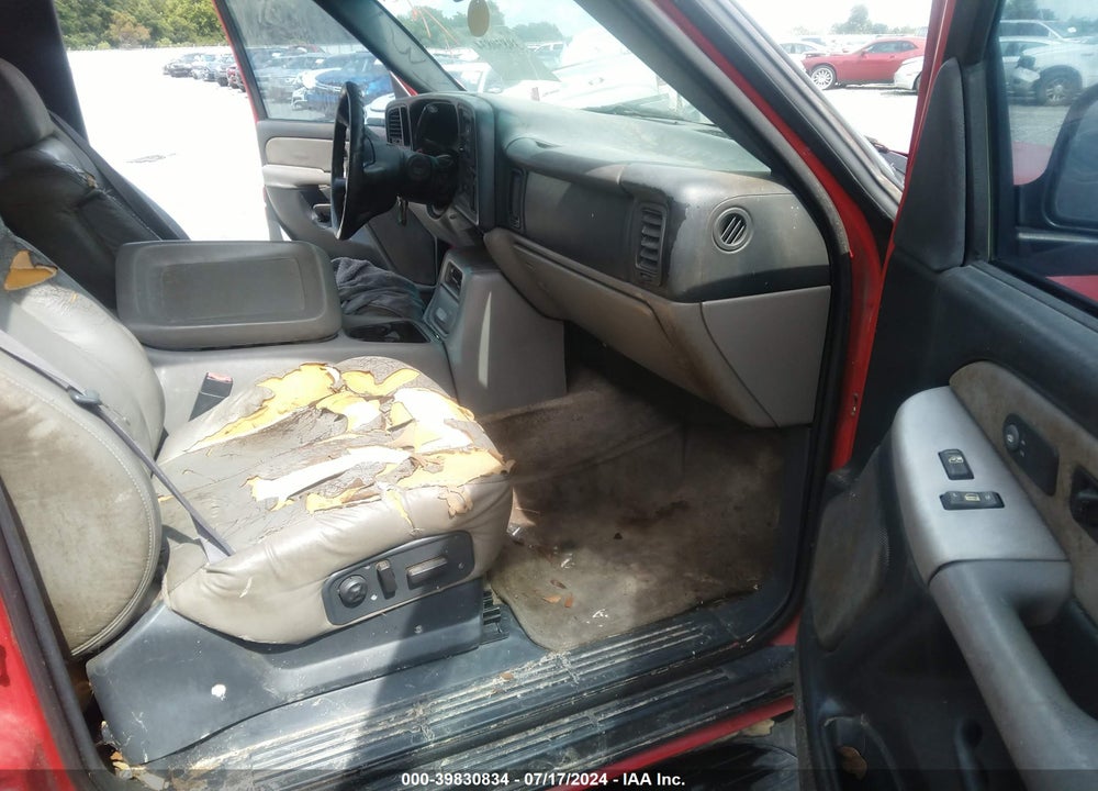 2002 CHEVROLET SUBURBAN 1500 LT VIN: 1GNEC16Z82J191549