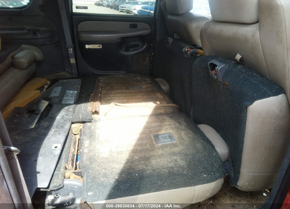2002 CHEVROLET SUBURBAN 1500 LT VIN: 1GNEC16Z82J191549