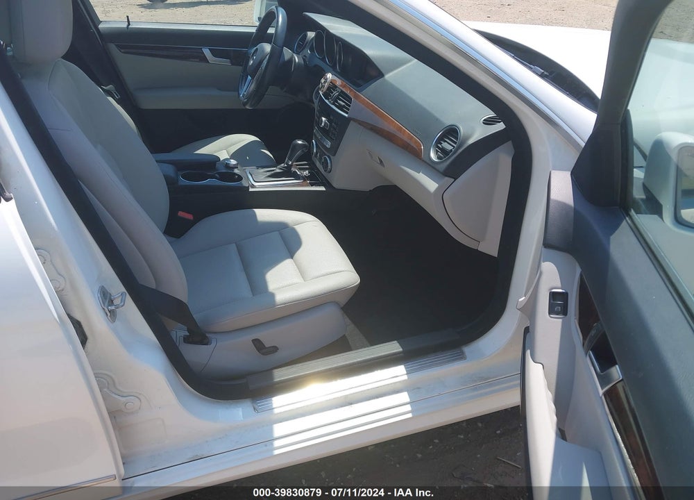 2014 MERCEDES-BENZ C 300 LUXURY 4MATIC/SPORT 4MATIC VIN: WDDGF8AB6EA953556