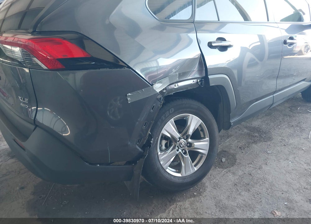 2024 TOYOTA RAV4 XLE VIN: 2T3P1RFV4RC421636