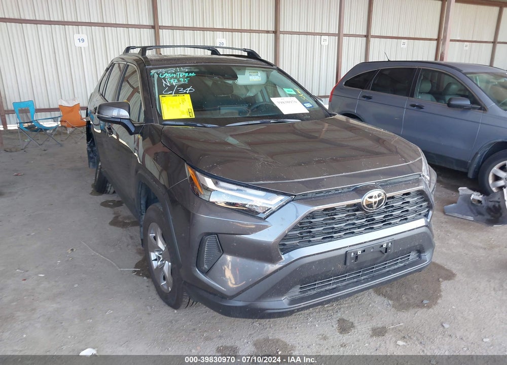 2024 TOYOTA RAV4 XLE VIN: 2T3P1RFV4RC421636