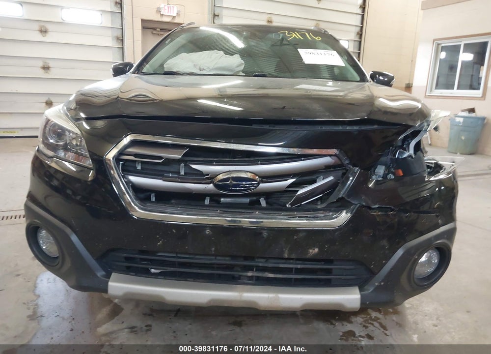 2017 SUBARU OUTBACK 3.6R TOURING VIN: 4S4BSETC6H3260253