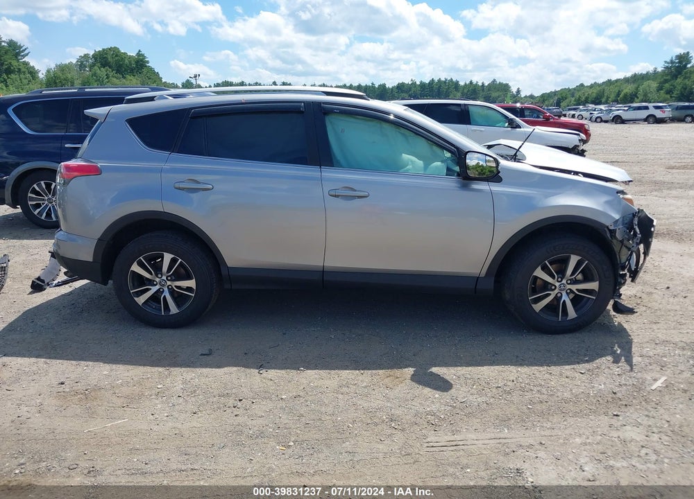2016 TOYOTA RAV4 XLE VIN: 2T3RFREV4GW452845