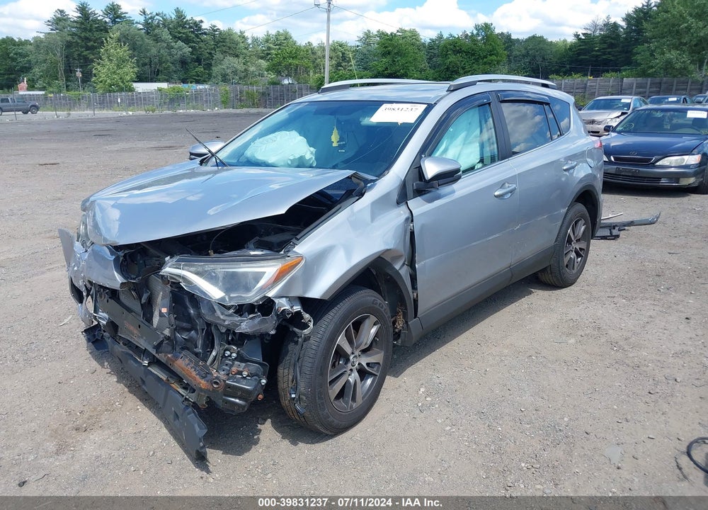 2016 TOYOTA RAV4 XLE VIN: 2T3RFREV4GW452845