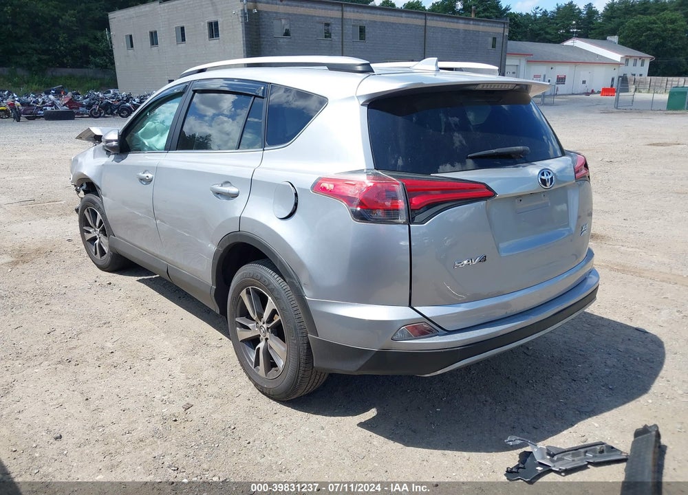 2016 TOYOTA RAV4 XLE VIN: 2T3RFREV4GW452845