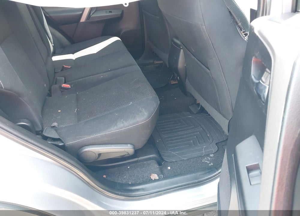 2016 TOYOTA RAV4 XLE VIN: 2T3RFREV4GW452845