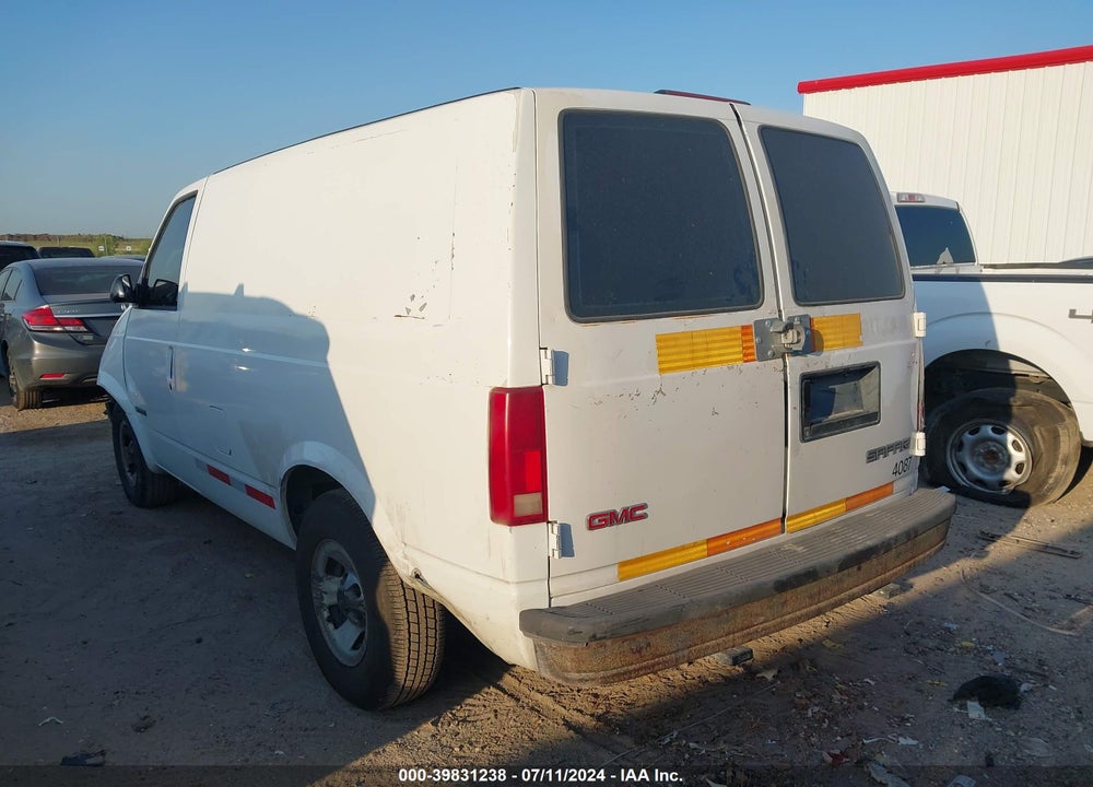 2001 GMC SAFARI SL VIN: 1GTDM19W31B502560