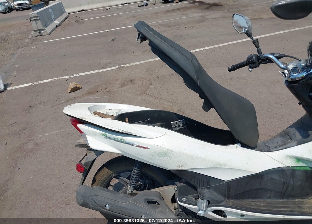 2017 HONDA PCX 150 VIN: RLHKF1807HY200100