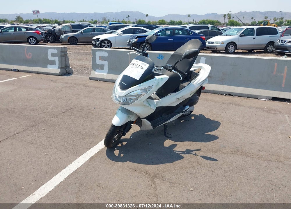 2017 HONDA PCX 150 VIN: RLHKF1807HY200100