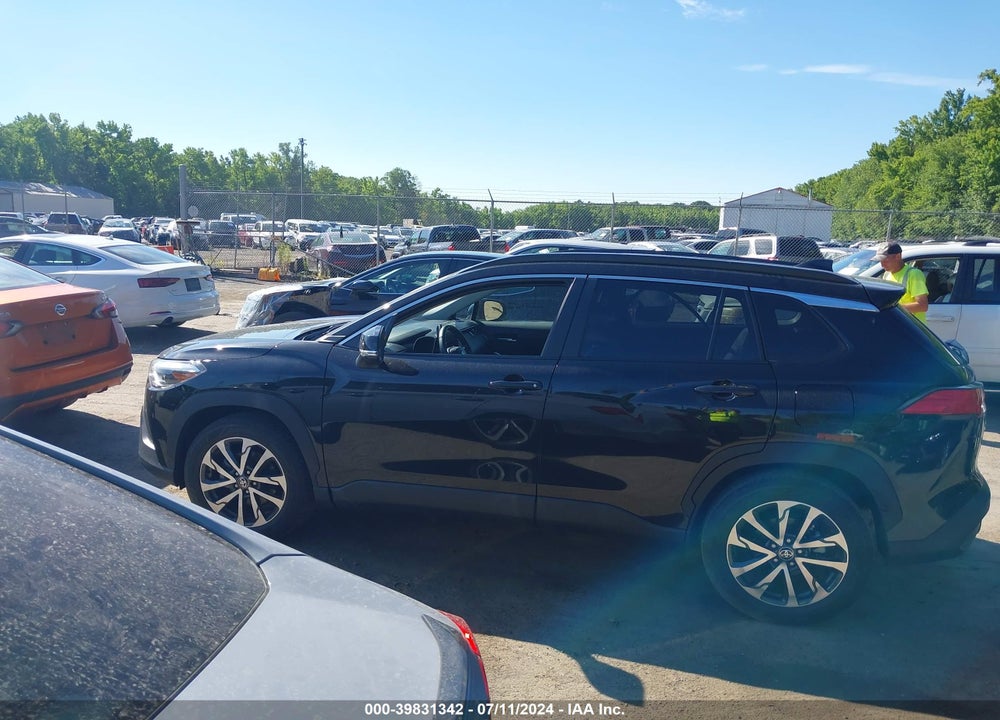 2022 TOYOTA COROLLA CROSS XLE VIN: 7MUEAABG2NV011966