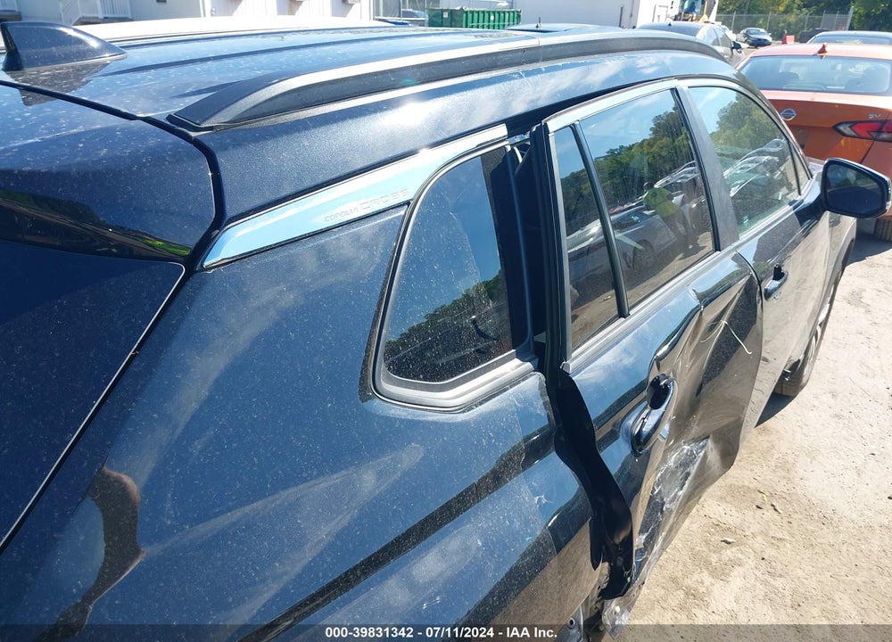 2022 TOYOTA COROLLA CROSS XLE VIN: 7MUEAABG2NV011966