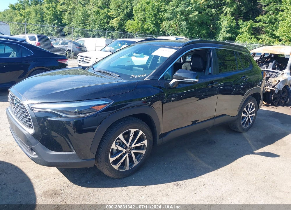2022 TOYOTA COROLLA CROSS XLE VIN: 7MUEAABG2NV011966