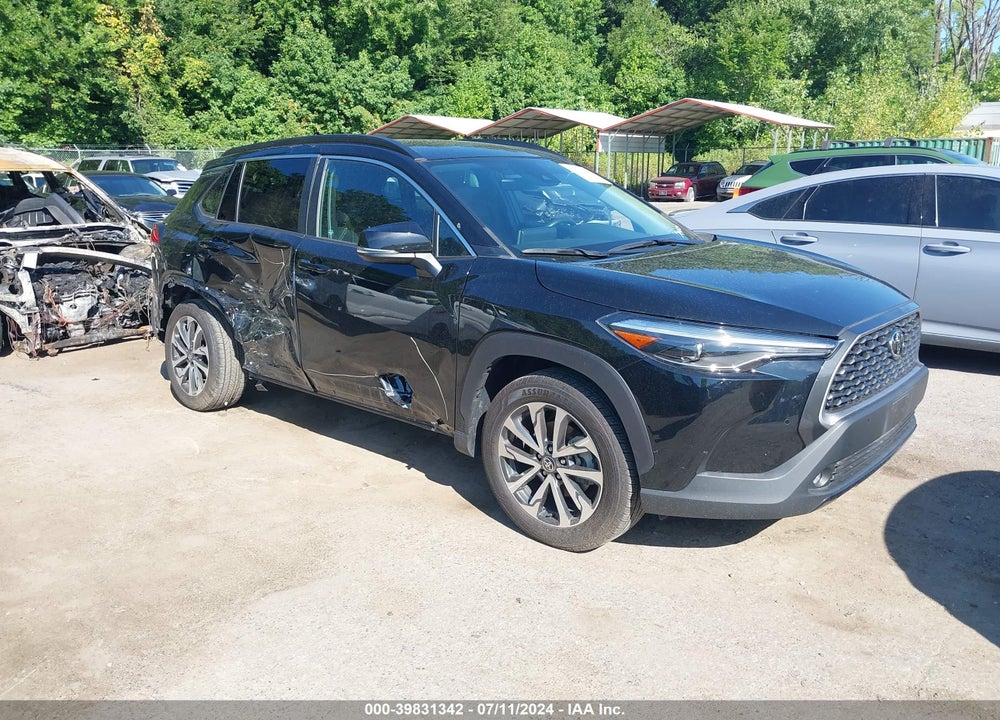 2022 TOYOTA COROLLA CROSS XLE VIN: 7MUEAABG2NV011966