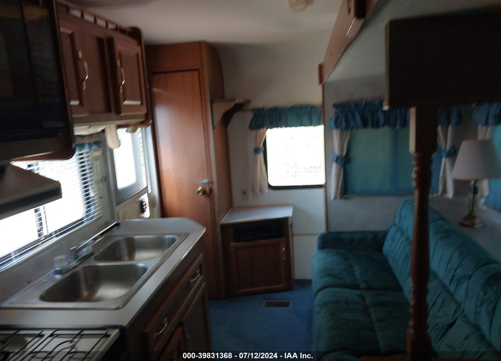 1996 COAC 5THW VIN: 1TC3B5720T1004693
