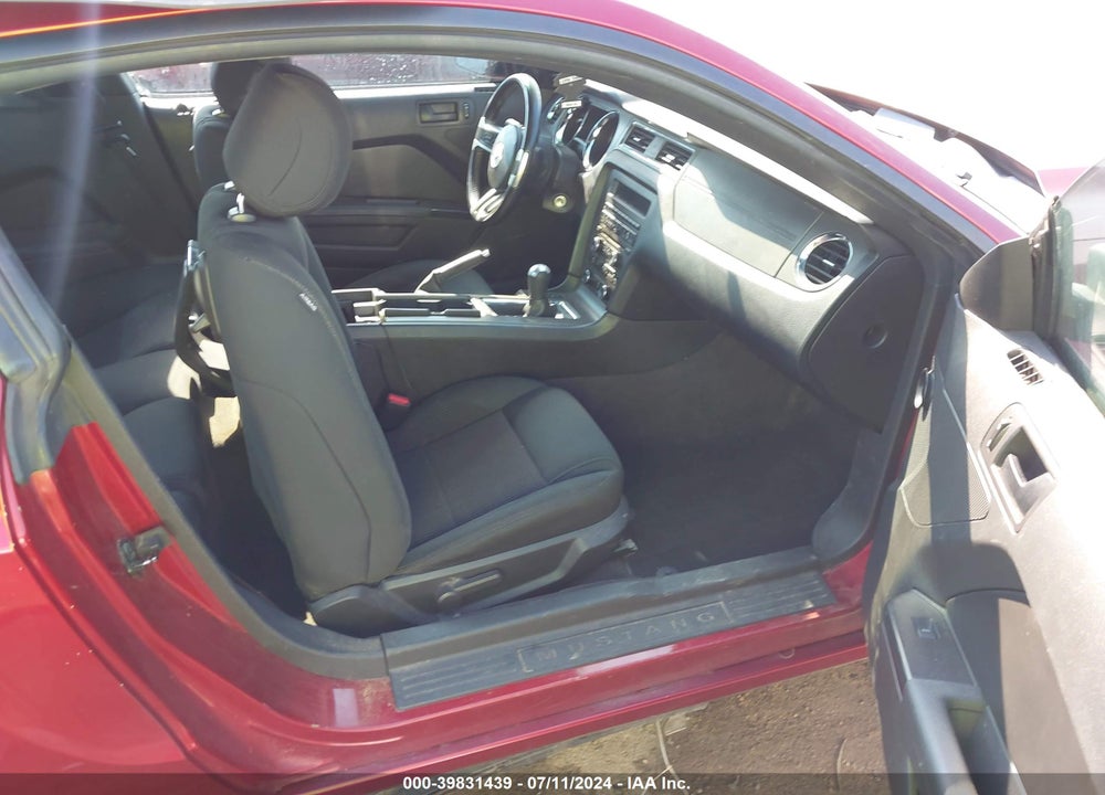 2014 FORD MUSTANG V6 VIN: 1ZVBP8AM0E5251354