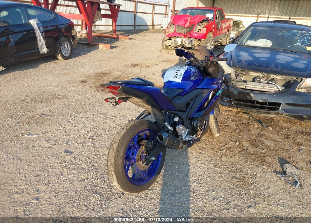 2024 YAMAHA YZFR3 A VIN: MH3RH18Y5RK014009