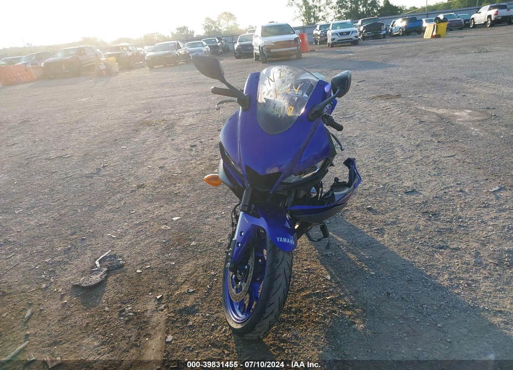 2024 YAMAHA YZFR3 A VIN: MH3RH18Y5RK014009