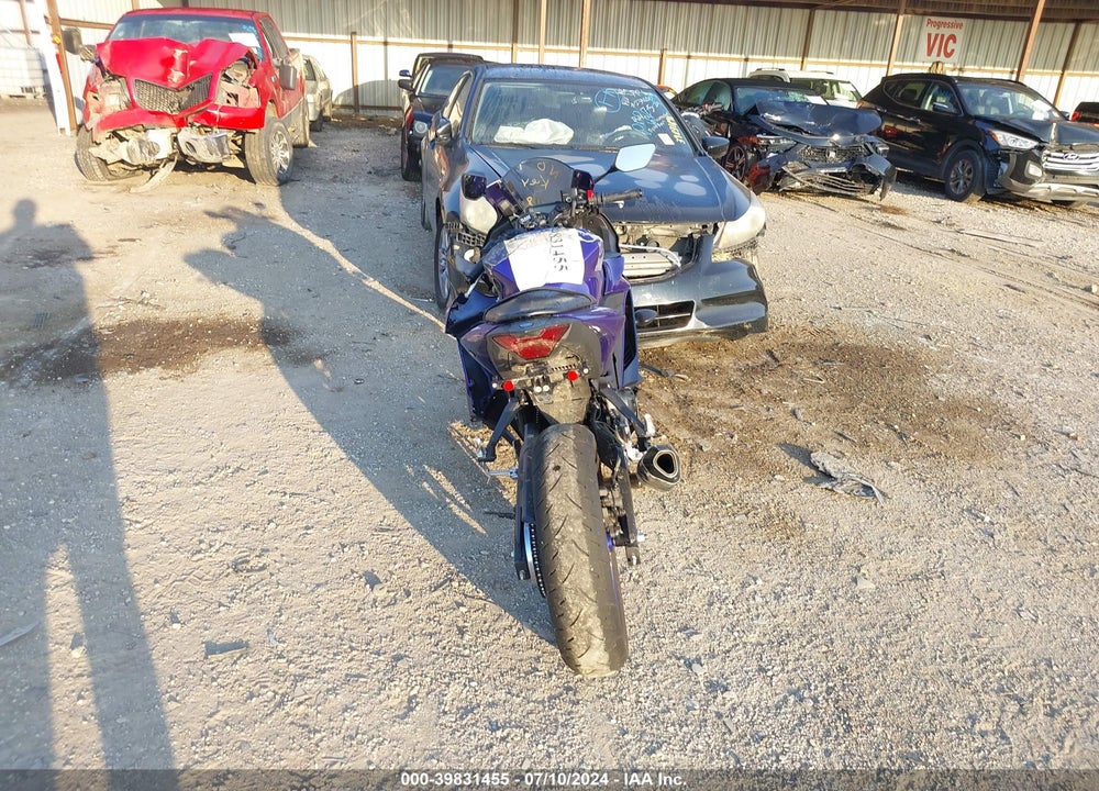 2024 YAMAHA YZFR3 A VIN: MH3RH18Y5RK014009