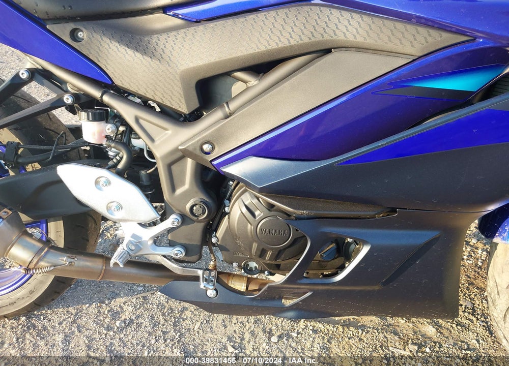 2024 YAMAHA YZFR3 A VIN: MH3RH18Y5RK014009