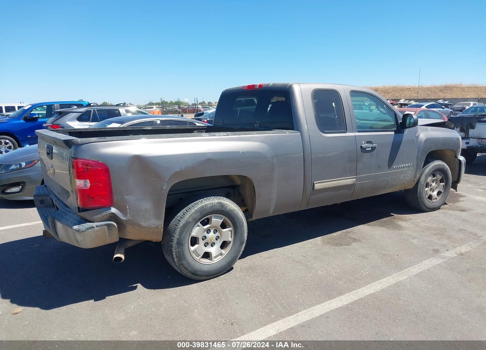 2013 CHEVROLET SILVERADO 1500 LT VIN: 1GCRCSE09DZ153738