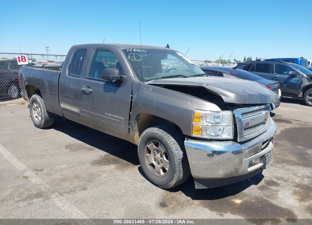 2013 CHEVROLET SILVERADO 1500 LT VIN: 1GCRCSE09DZ153738