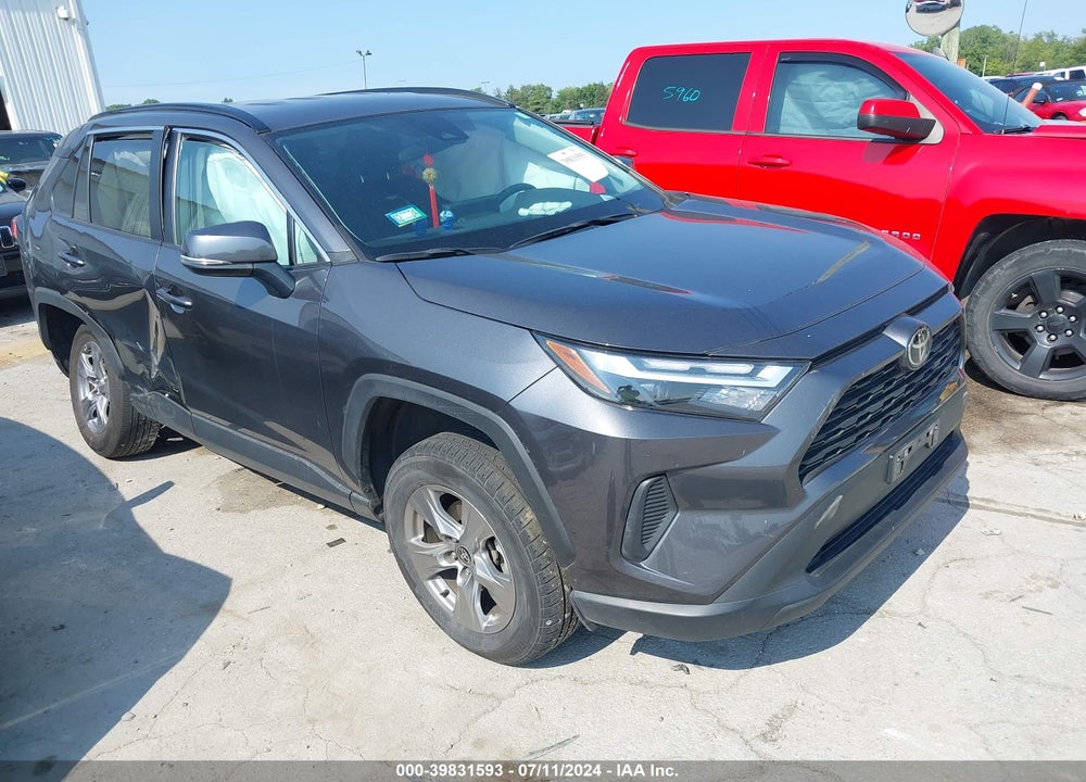 2022 TOYOTA RAV4 XLE VIN: 2T3P1RFV2NC300033