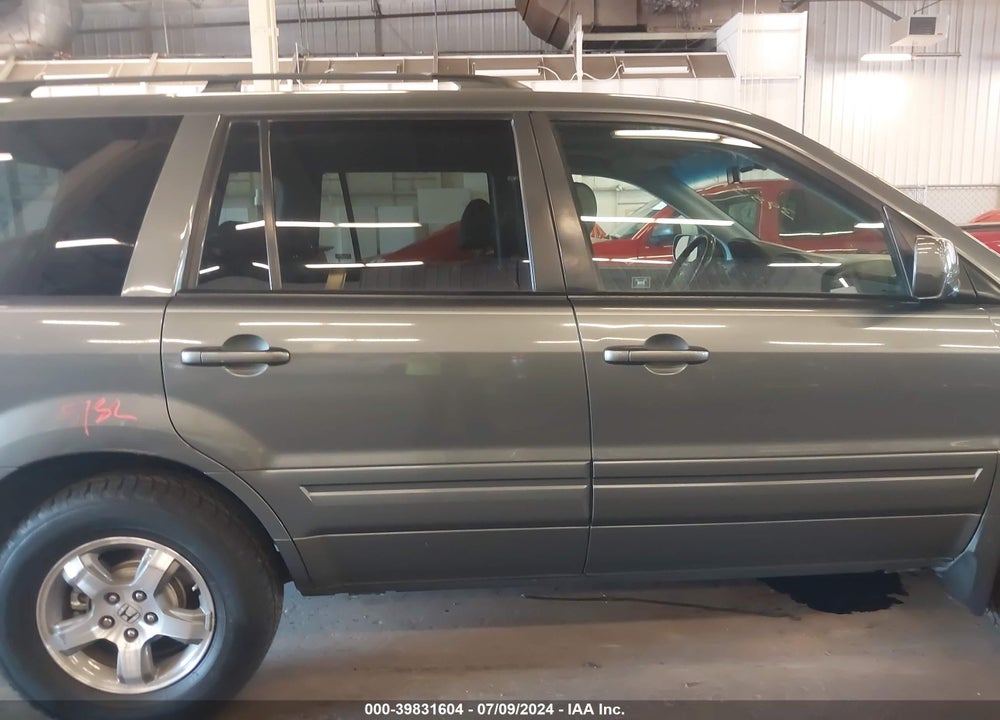 2007 HONDA PILOT EX-L VIN: 5FNYF28757B043050