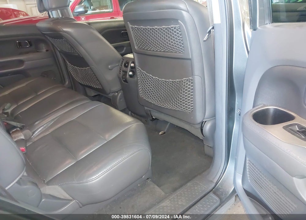 2007 HONDA PILOT EX-L VIN: 5FNYF28757B043050