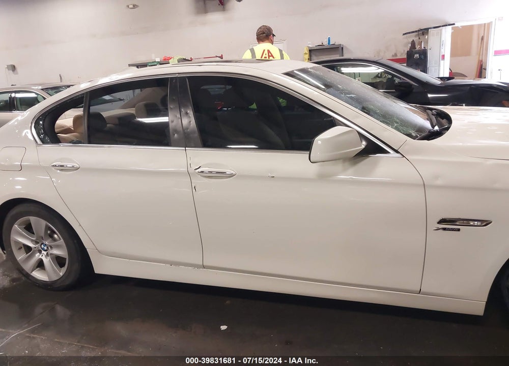 2012 BMW 528I XDRIVE VIN: WBAXH5C50CDW11149