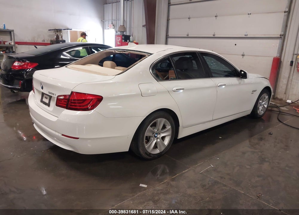 2012 BMW 528I XDRIVE VIN: WBAXH5C50CDW11149