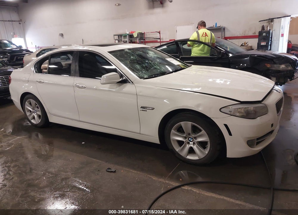 2012 BMW 528I XDRIVE VIN: WBAXH5C50CDW11149