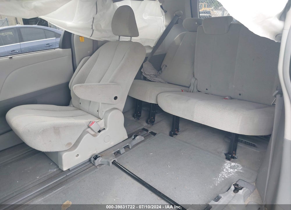 2011 TOYOTA SIENNA LE V6 VIN: 5TDKK3DC5BS116030