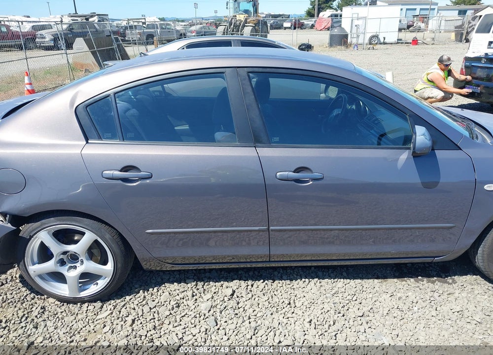2008 MAZDA 3 I TOURING VALUE VIN: JM1BK32G581138007