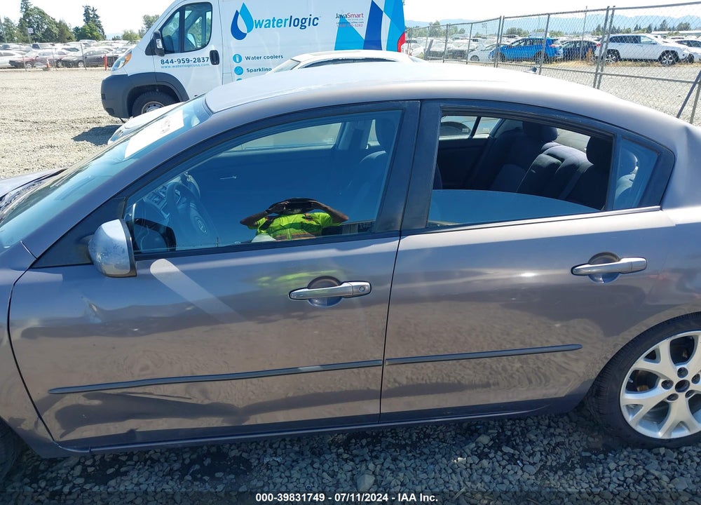 2008 MAZDA 3 I TOURING VALUE VIN: JM1BK32G581138007