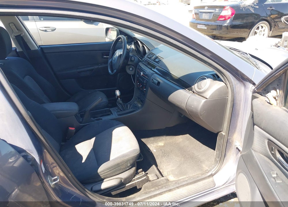 2008 MAZDA 3 I TOURING VALUE VIN: JM1BK32G581138007