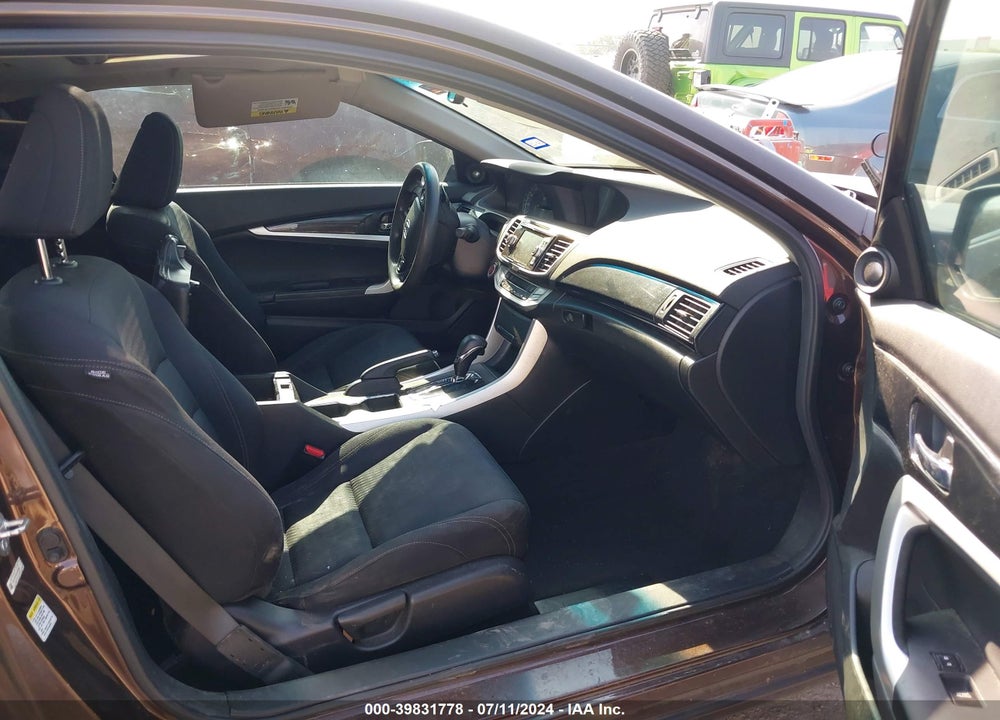 2014 HONDA ACCORD EX VIN: 1HGCT1B70EA016688