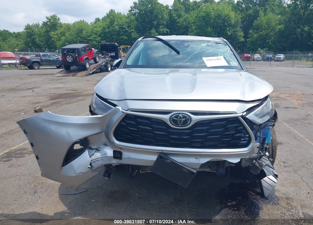 2022 TOYOTA HIGHLANDER VIN: 5TDBZRBH5NS193837