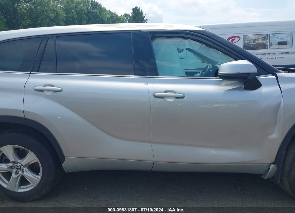 2022 TOYOTA HIGHLANDER VIN: 5TDBZRBH5NS193837