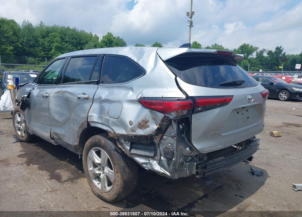 2022 TOYOTA HIGHLANDER VIN: 5TDBZRBH5NS193837